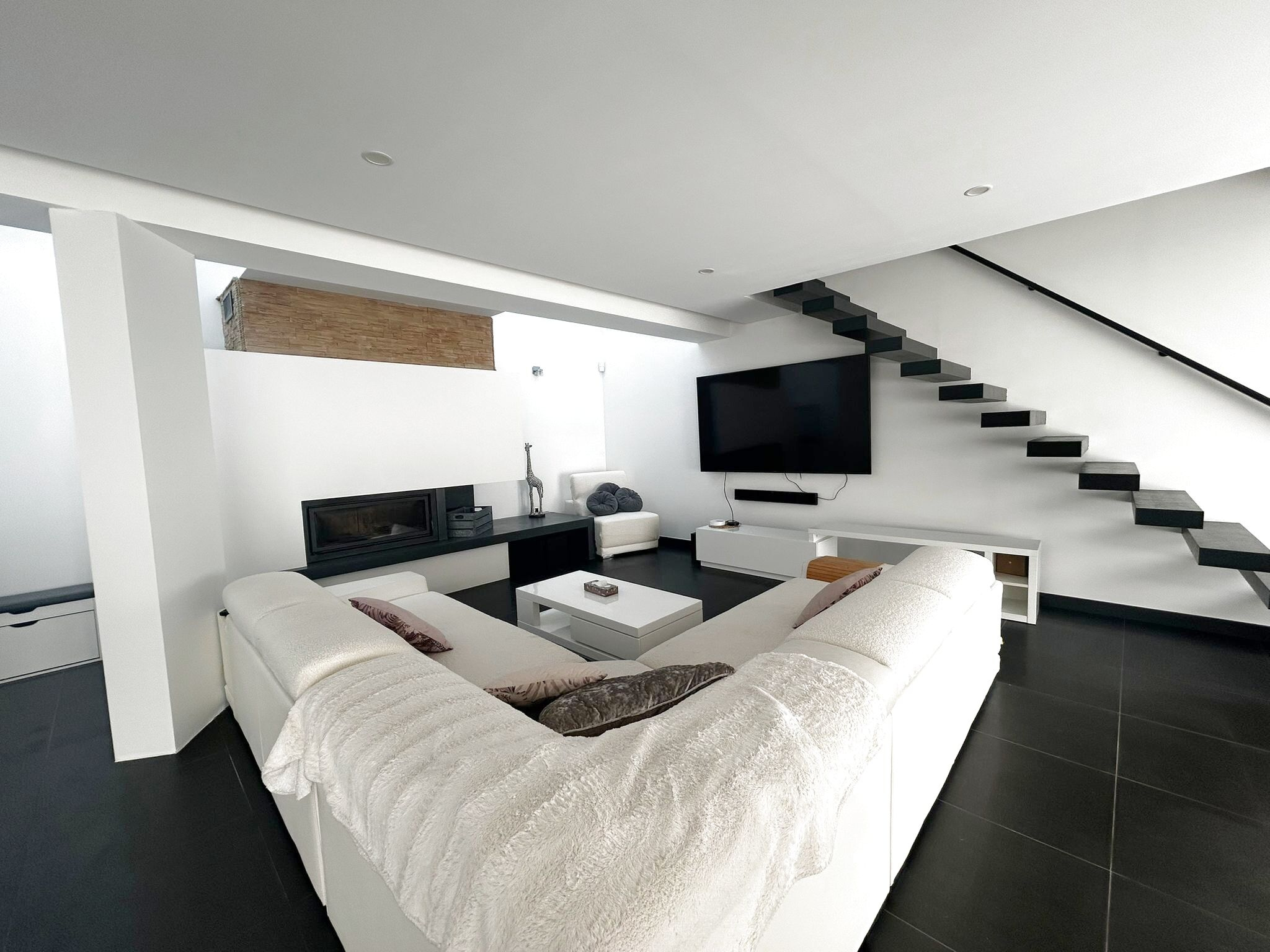 Maison à vendre à Ormesson sur marne, 170,86 m², 5 pièces – photo 2 sur 7